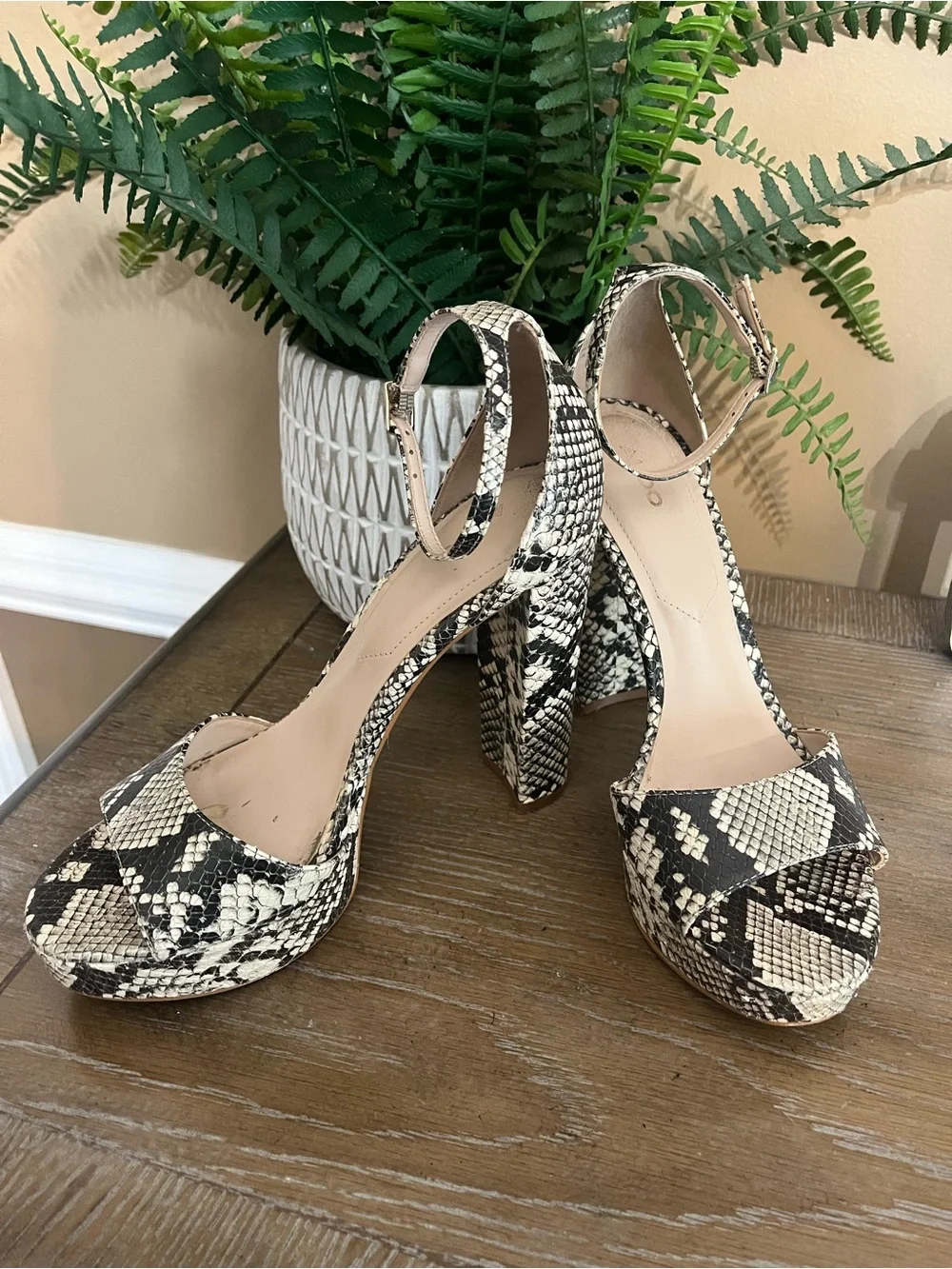 Aldo Snake Skin Platform Heels Size 7.5